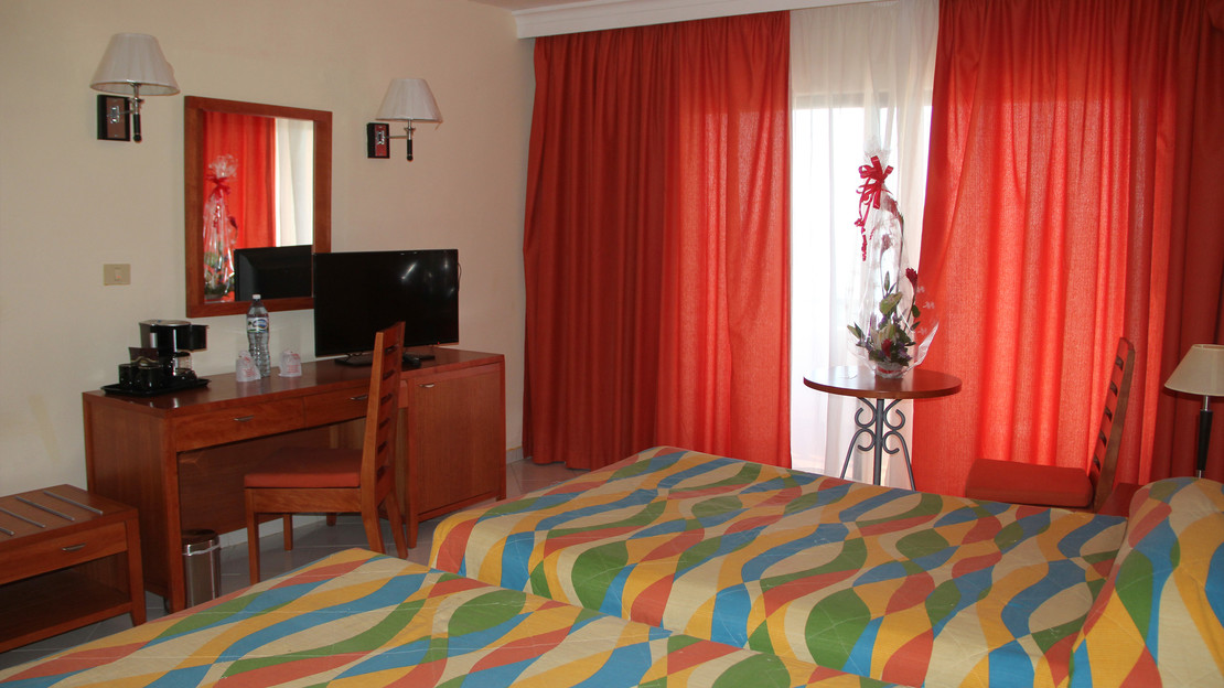 Breezes Bella Costa Hotel